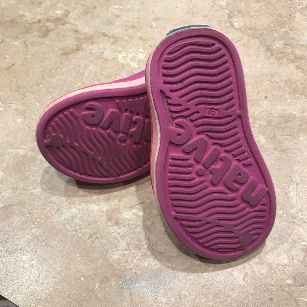 Size 8 toddler Girls Natives